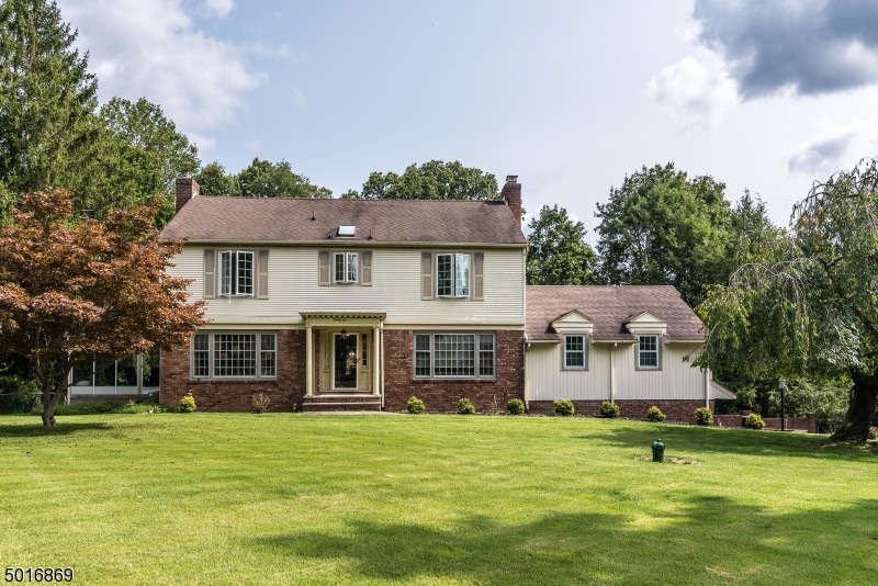 26 Skyline Dr, Upper Saddle River, NJ 07458 - photo 1