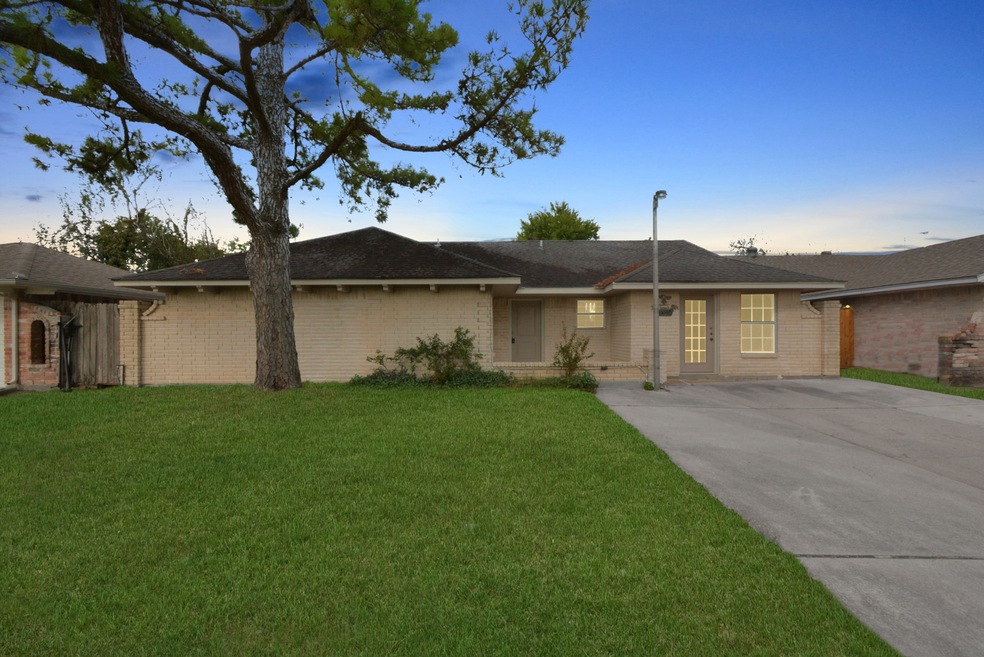 10139 Whitebrook Dr, Houston, TX 77038 - photo 1