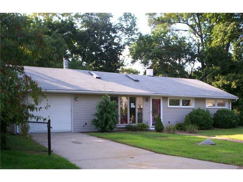 33 Gerald St, Warwick, RI 02886 - photo 1