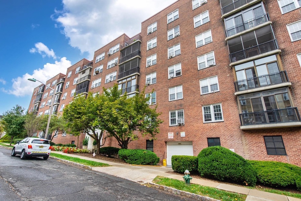 Fullerton Condominium unit 5S, Montclair, NJ 07042 - photo 1