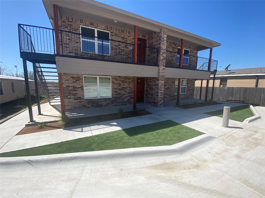 108 Arrowhead St unit A, Fort Worth, TX 76108 - photo 1