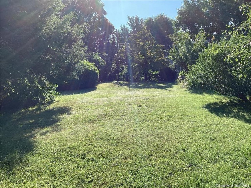 87 Dracut Ave, Waterbury, CT 06701 - photo 1