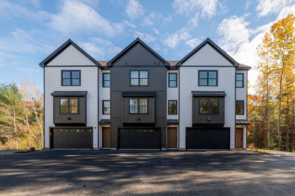 14 Mohawk Dr, Londonderry, NH 03053 - photo 1