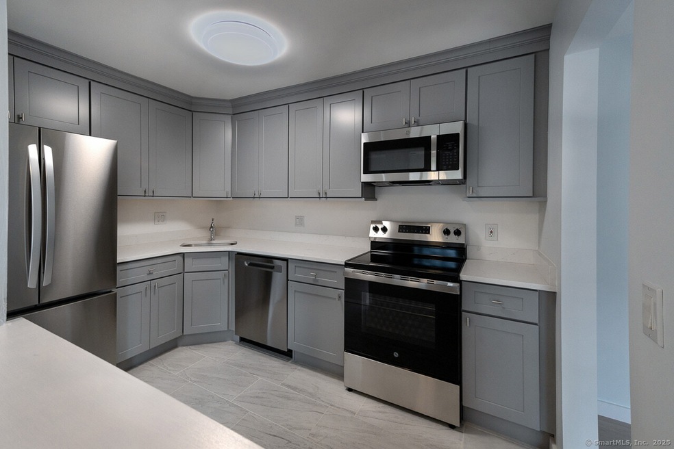 3 Seir Hill Rd unit D4, Norwalk, CT 06850 - photo 1