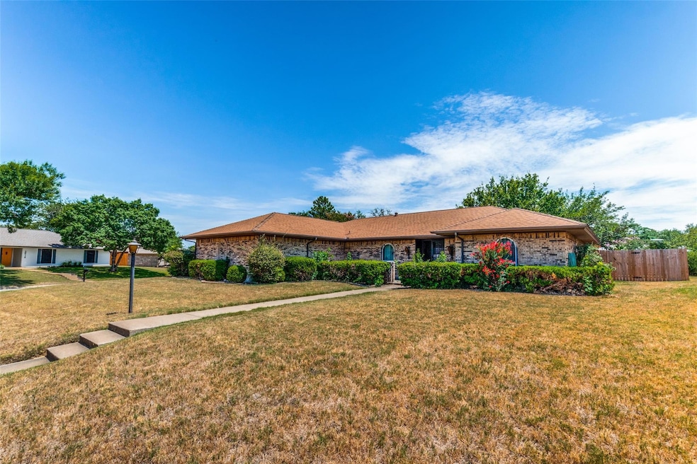 4001 Aragon Dr, Fort Worth, TX 76133 - photo 1