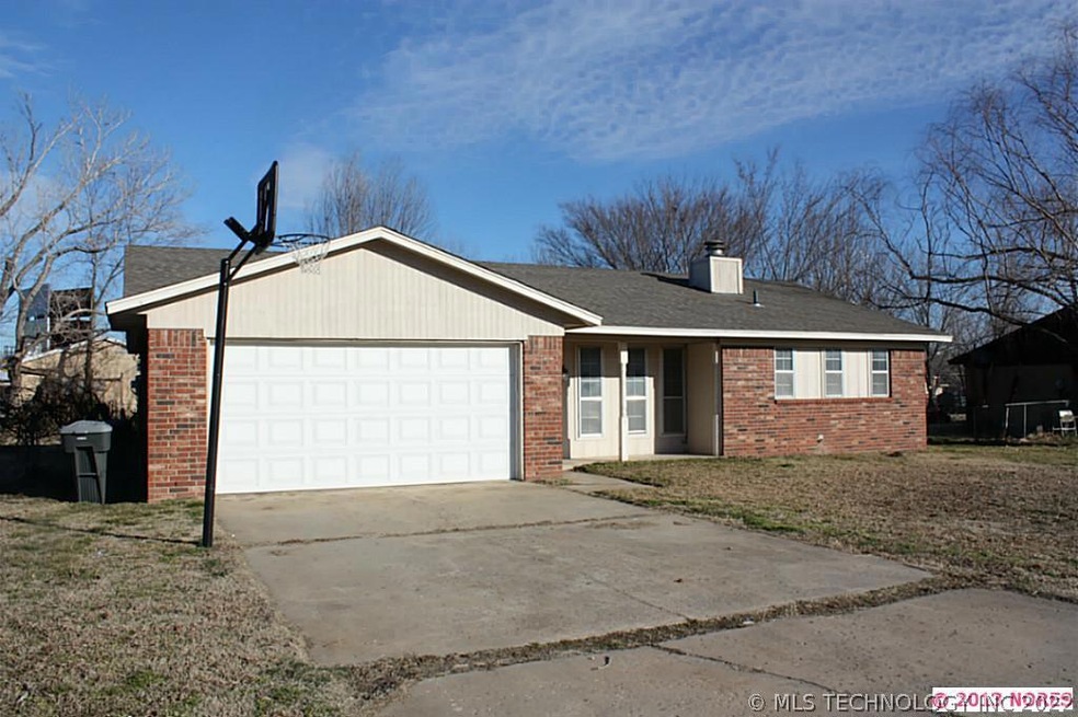 409 N Oklahoma, Haskell, OK 74436 - photo 1