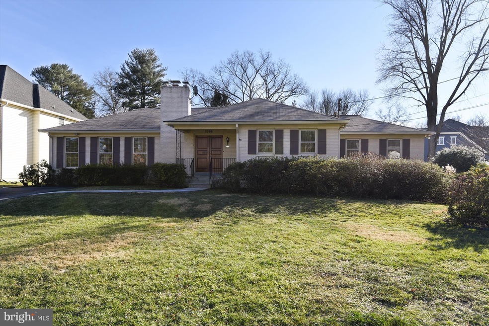 7708 Barnum Rd, Bethesda, MD 20817 - photo 1