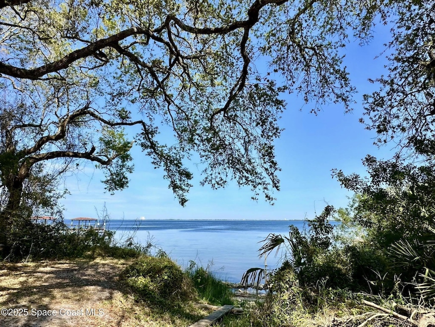 100' On Indian River