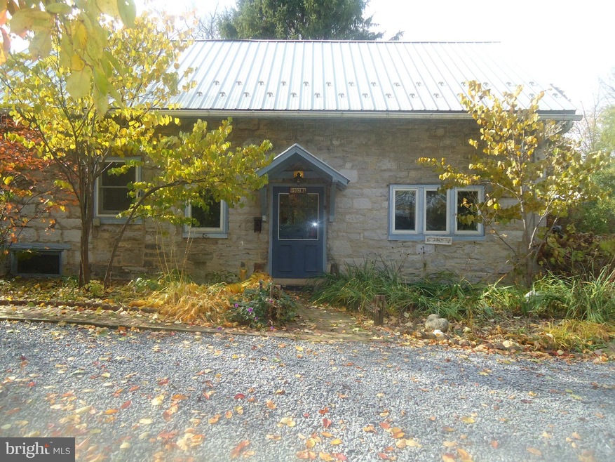 107 Oregon St, Mercersburg, PA 17236 - photo 1