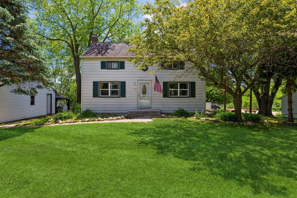 01_108AlbertStreet_2002_HiRes