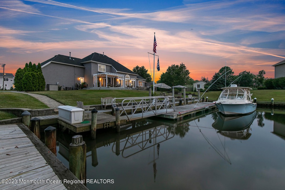 Rear Waterfront