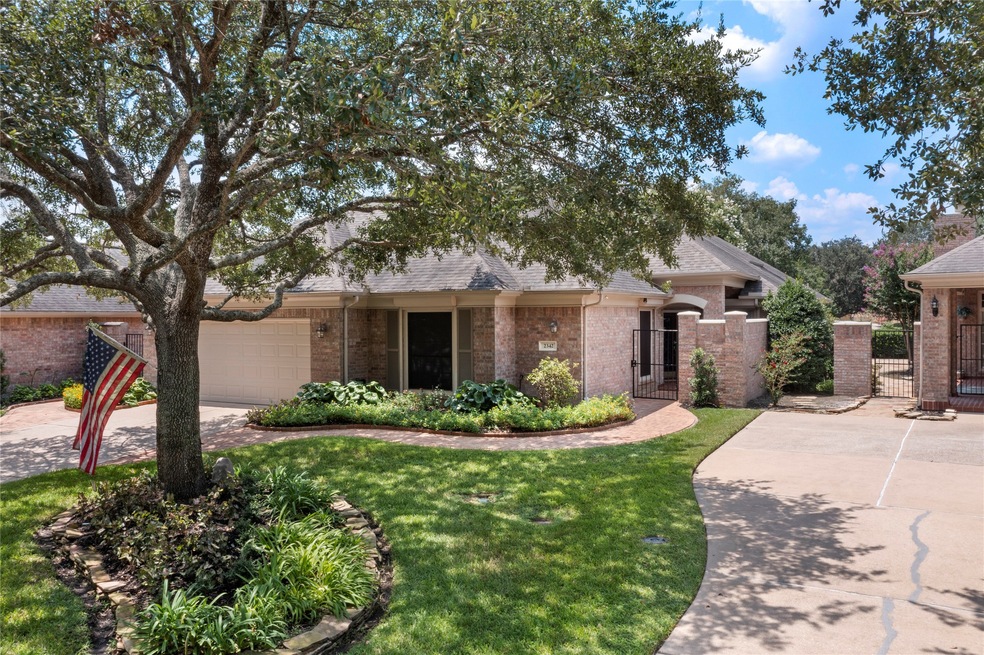 2342 Fairway Pointe is a 3 bed,
2.5 bath home loc