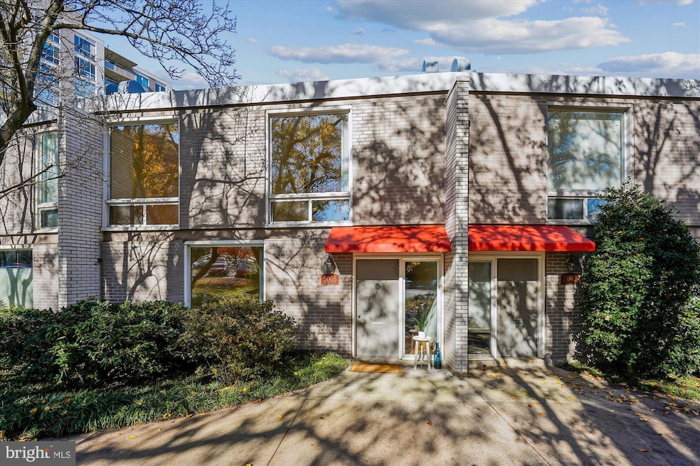 5005 Battery Ln unit 1, Bethesda, MD 20814 - photo 1