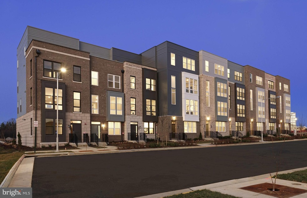 13349 Launders St unit 94, Herndon, VA 20171 - photo 1