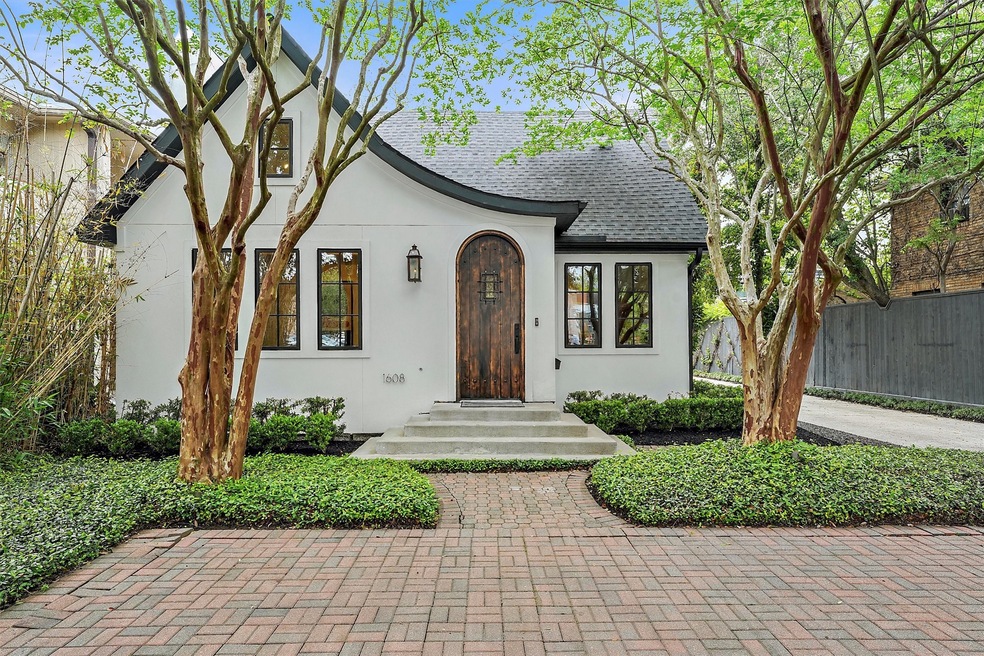 1608 W Main St, Houston, TX 77006 - photo 1