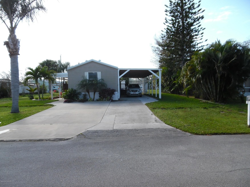 327 Pineapple St, Sebastian, FL 32958 - photo 1