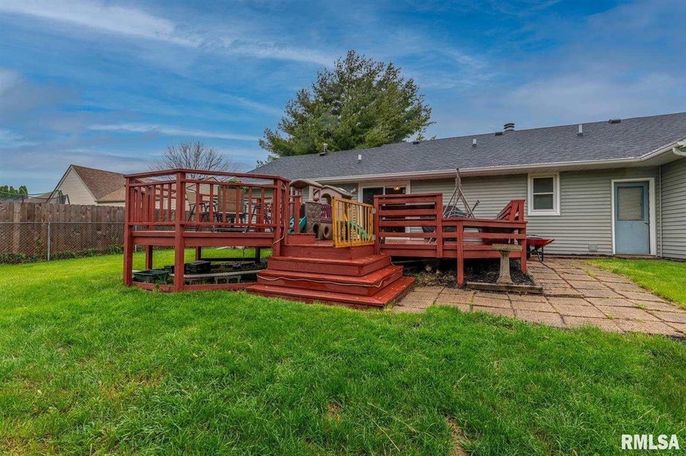 4025 Lamphere Ct, Davenport, IA 52806 - photo 1