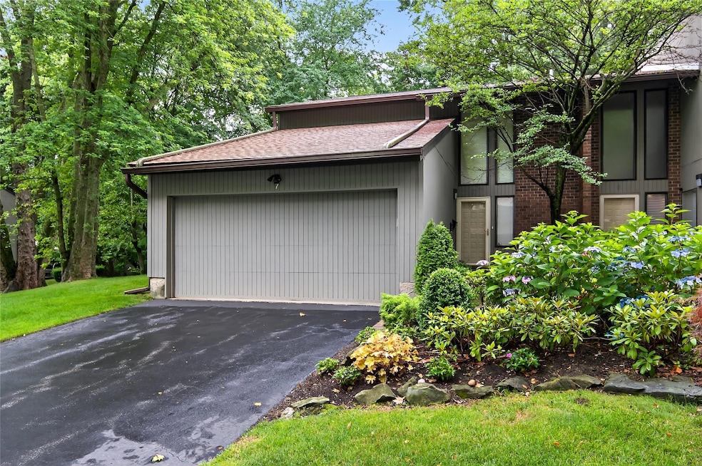 7 Meadowood Dr, Jericho, NY 11753 - photo 1