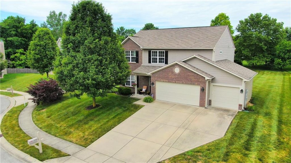6790 Old Persimmon Ct, Plainfield, IN 46168 - photo 1