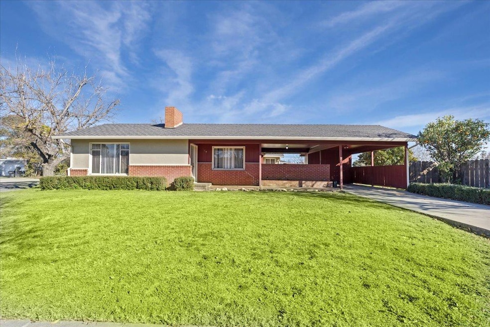 529 N 3rd St, Patterson, CA 95363 - photo 1