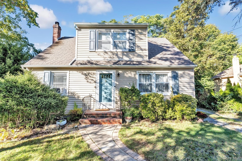 Pending $575,000 • Co-Listing Agent