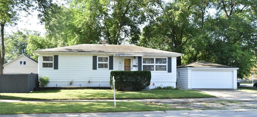 505 E Lake St, Griffith, IN 46319 - photo 1