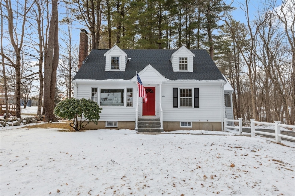 692 Pearl St, Reading, MA 01867 - photo 1