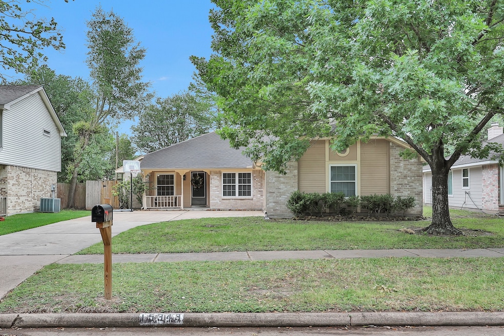 15343 Meadow Village Dr, Houston, TX 77095 - photo 1