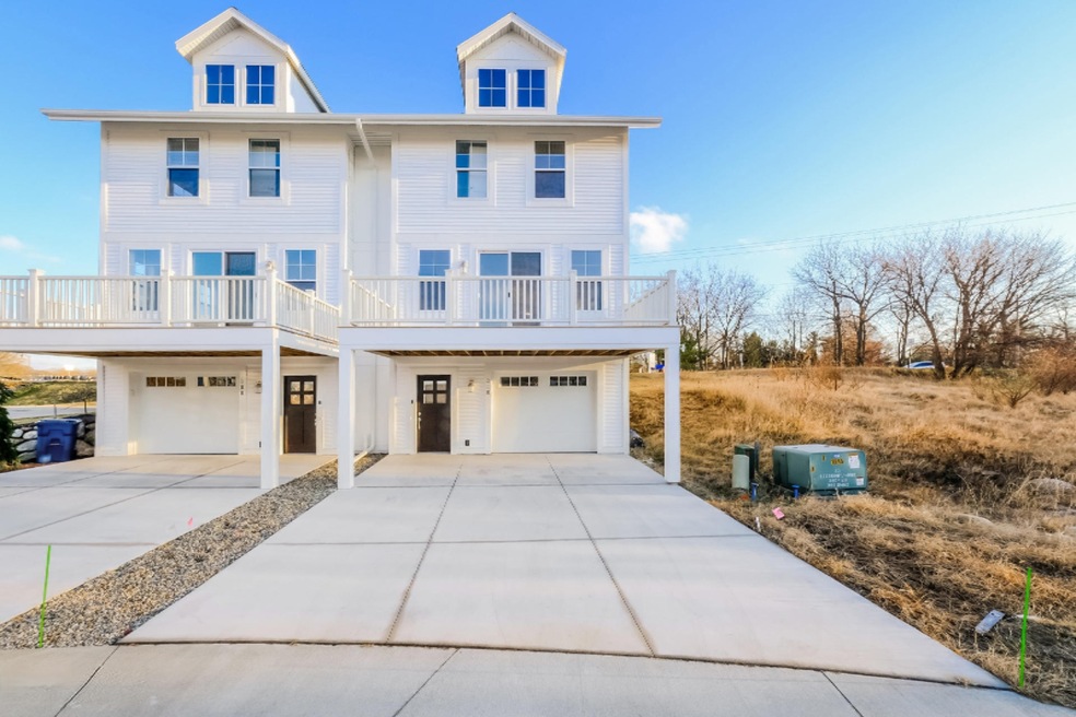 002-photo-front-view-8825410