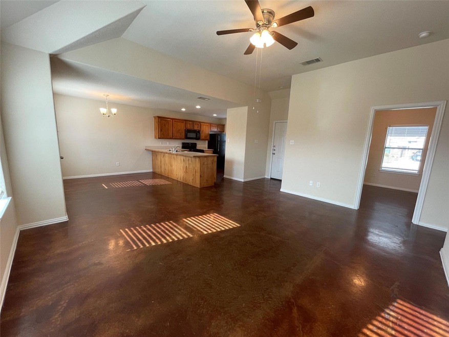 100 Crossbow Ct unit 102, Weatherford, TX 76088 - photo 1