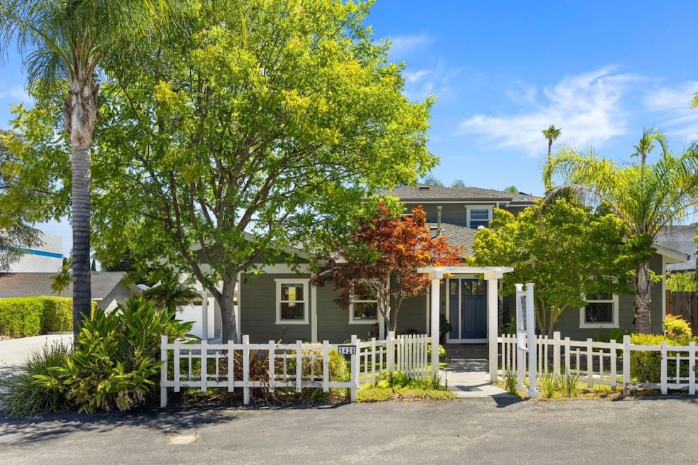 Sold $2,860,000 • Co-Listing Agent