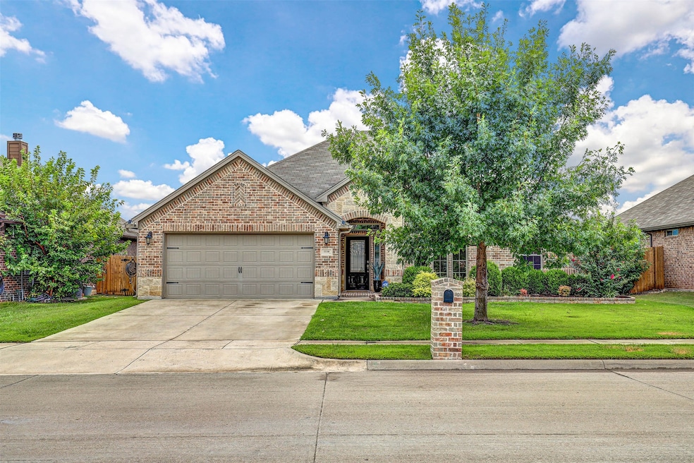 1116 Little John Dr, Fort Worth, TX 76179 - photo 1