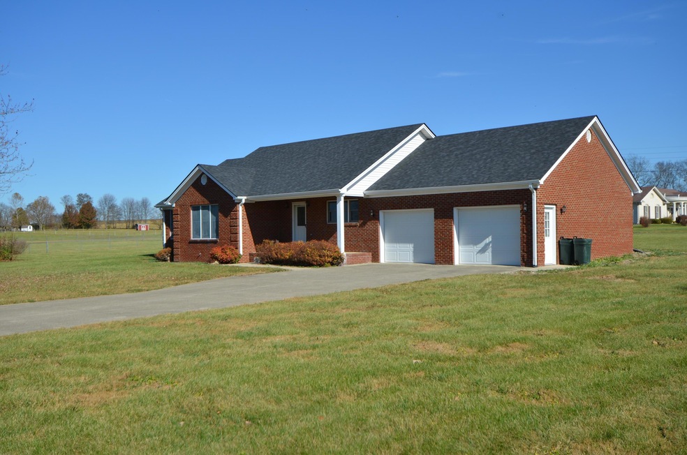103 Man o War Dr, Harrodsburg, KY 40330 - photo 1