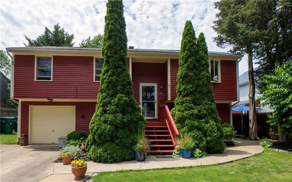 124 King Phillip St, Portsmouth, RI 02871 - photo 1