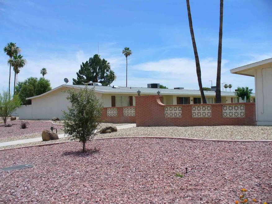 10881 W Santa fe Dr unit 17, Sun City, AZ 85351 - photo 1