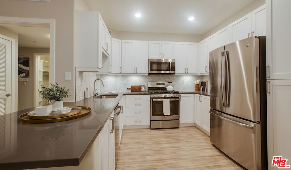 6260 W 3rd St unit 3-108, Los Angeles, CA 90036 - photo 1