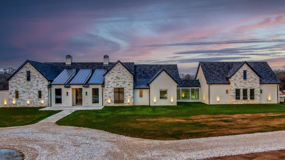 304 Strain Rd, Millsap, TX 76066 - photo 1