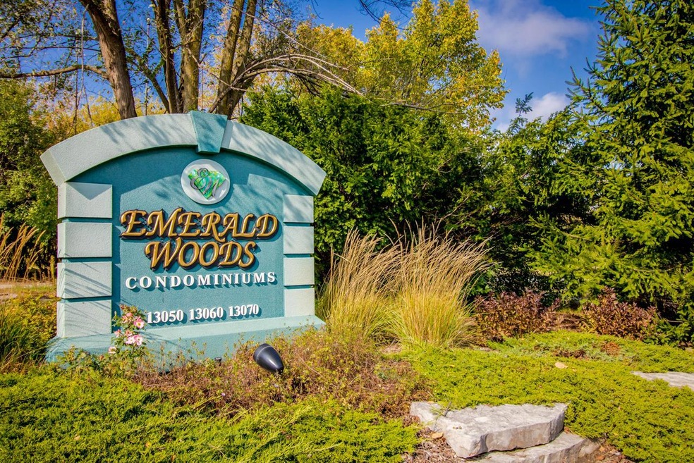 Emerald Woods Entry