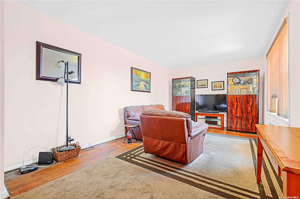 26-15 Parsons Blvd unit 2F, Flushing, NY 11354 - photo 1