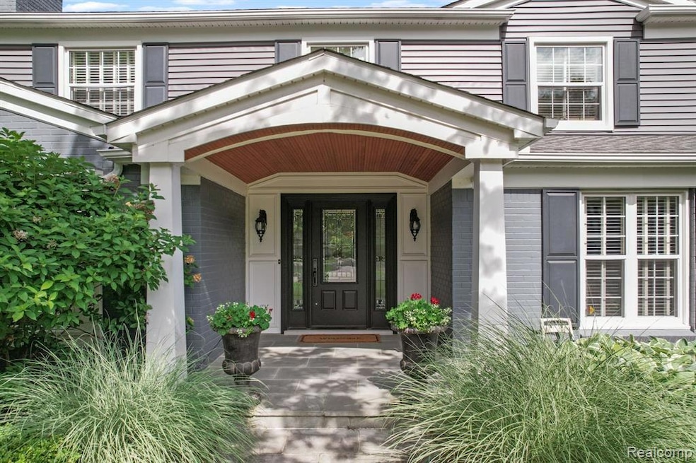 5105 Forest Way, Bloomfield Hills, MI 48302 - photo 1