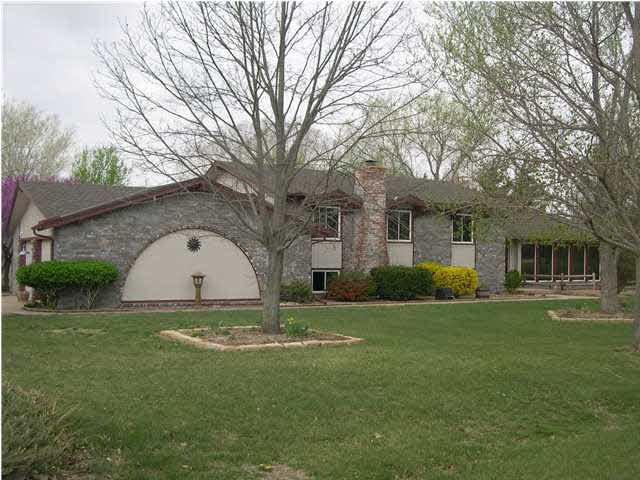 511 N. Wheatland Place * NEW Listing Rainbow Lake 