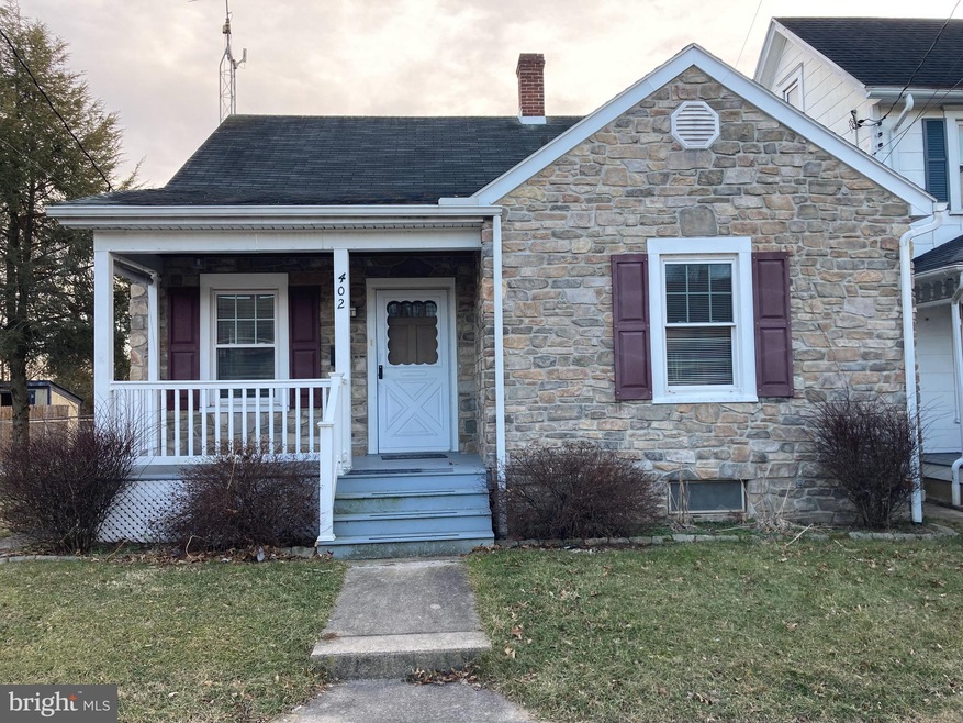 402 W Queen St, Chambersburg, PA 17201 - photo 1