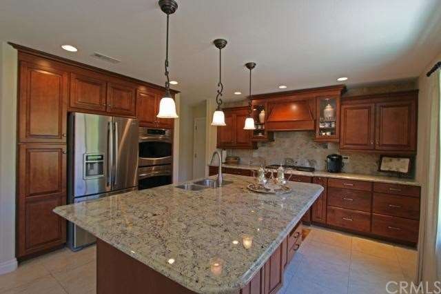 Magnificent Gourmet Kitchen with Custom Built Isla
