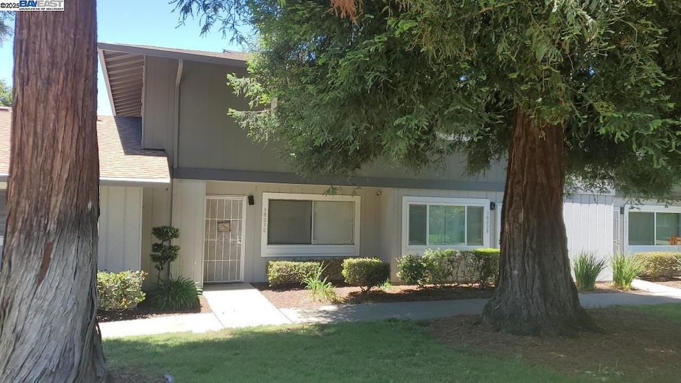 has some natural shade and a beautiful greenbelt. be sure to walk all the way around the unit for the full experience