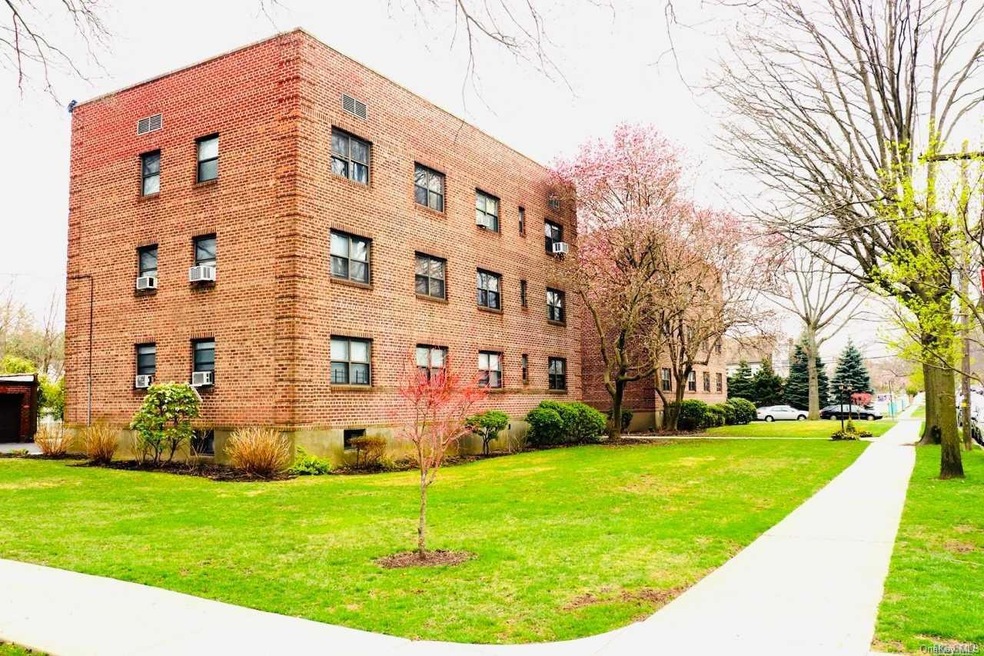 218-10 43rd Ave unit 2C, Bayside, NY 11361 - photo 1