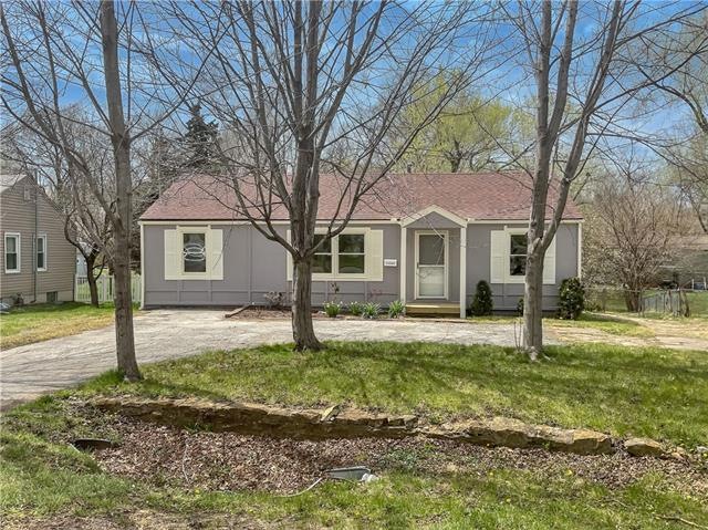 11521 W 67th Terrace, Shawnee, KS 66203 - photo 1