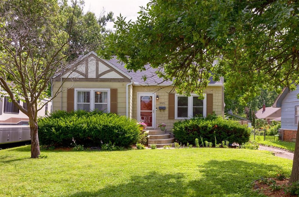 2501 44th St, Des Moines, IA 50310 - photo 1