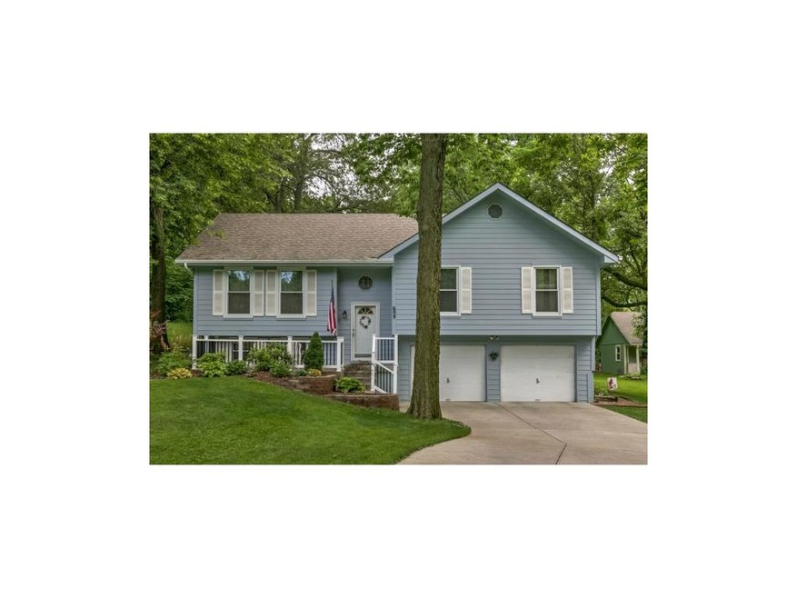 SECLUDED QUIET LOCATION.  APROX 3/4 ACRE