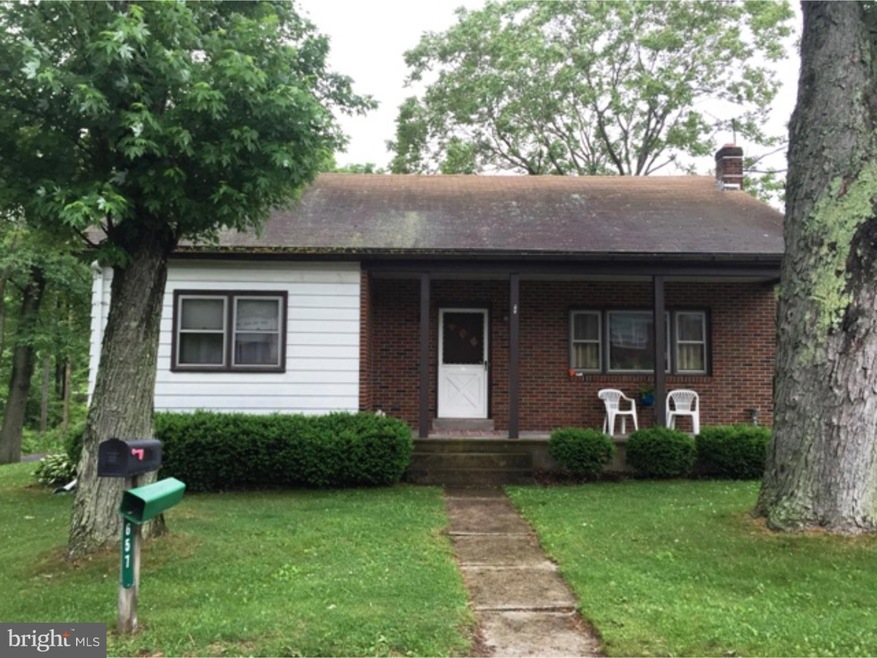 657 S Summit Rd, Bath, PA 18014 - photo 1