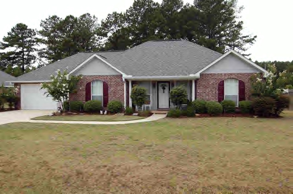 105 Fox Loop Dr, McComb, MS 39648 - photo 1